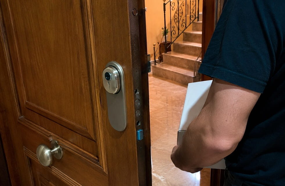 Cerradura de seguridad instalada en puerta de Cullera